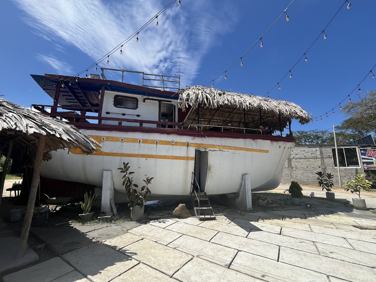 Kauma's Boat Kitchen-4